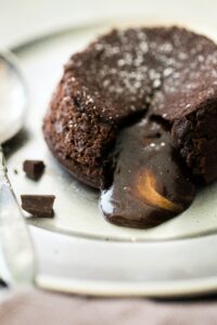 מתכון לעוגת שמרים במילוי שוקולד ביתי 
